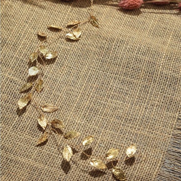 Bridal Hair Accessories – Elegant & Versatile Pieces for Your Wedding Day Look - Picture 1 of 2